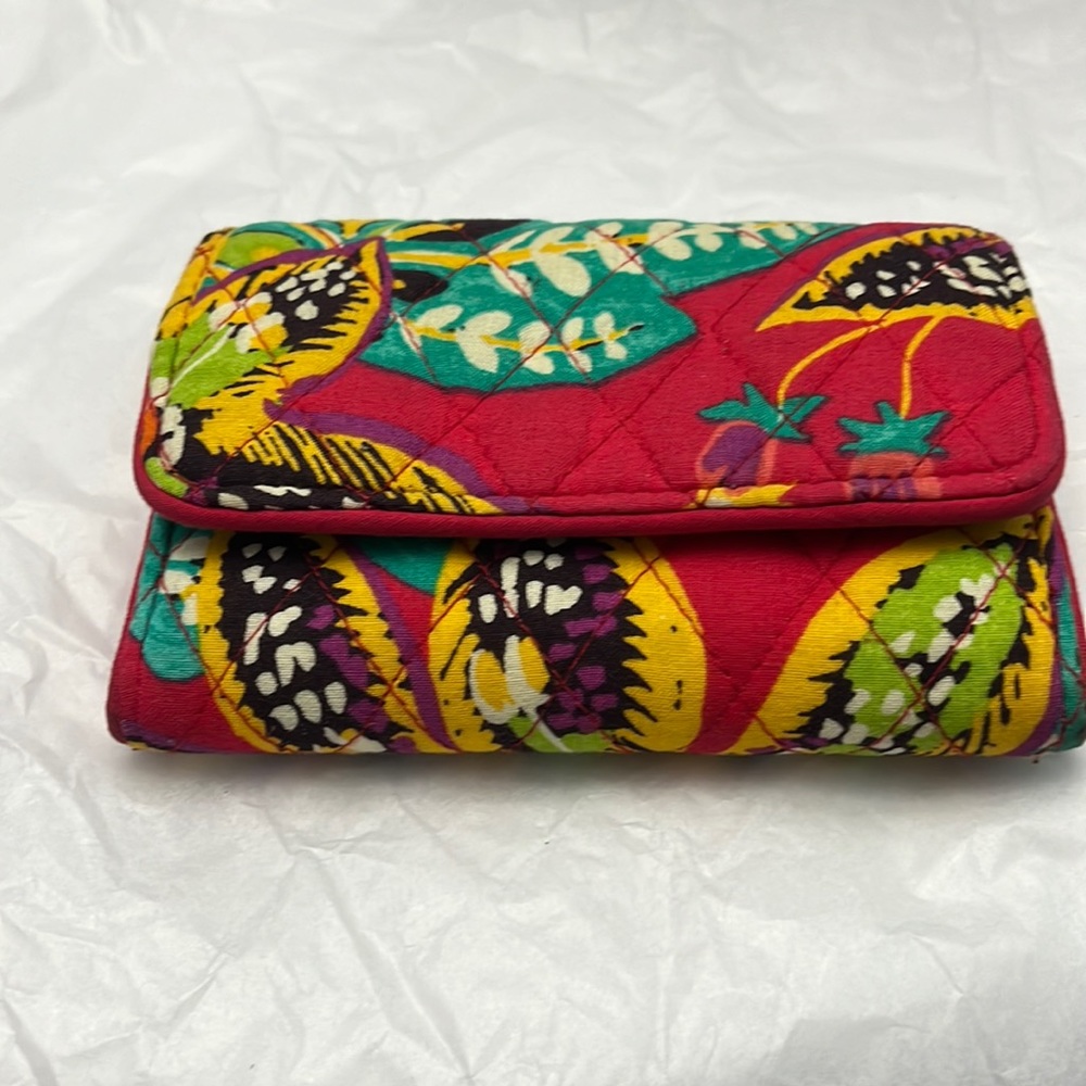 2017 Vera Bradley RFID Riley compact wallet, retired rumba pattern